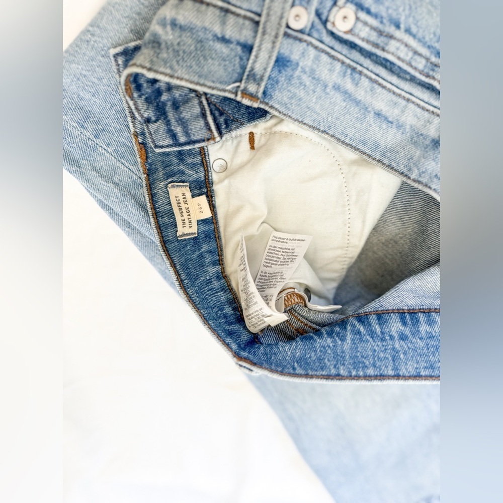 Madewell The Perfect Vintage Jean in Hernando Wash: Raw Hem Edition - Picture 13 of 13